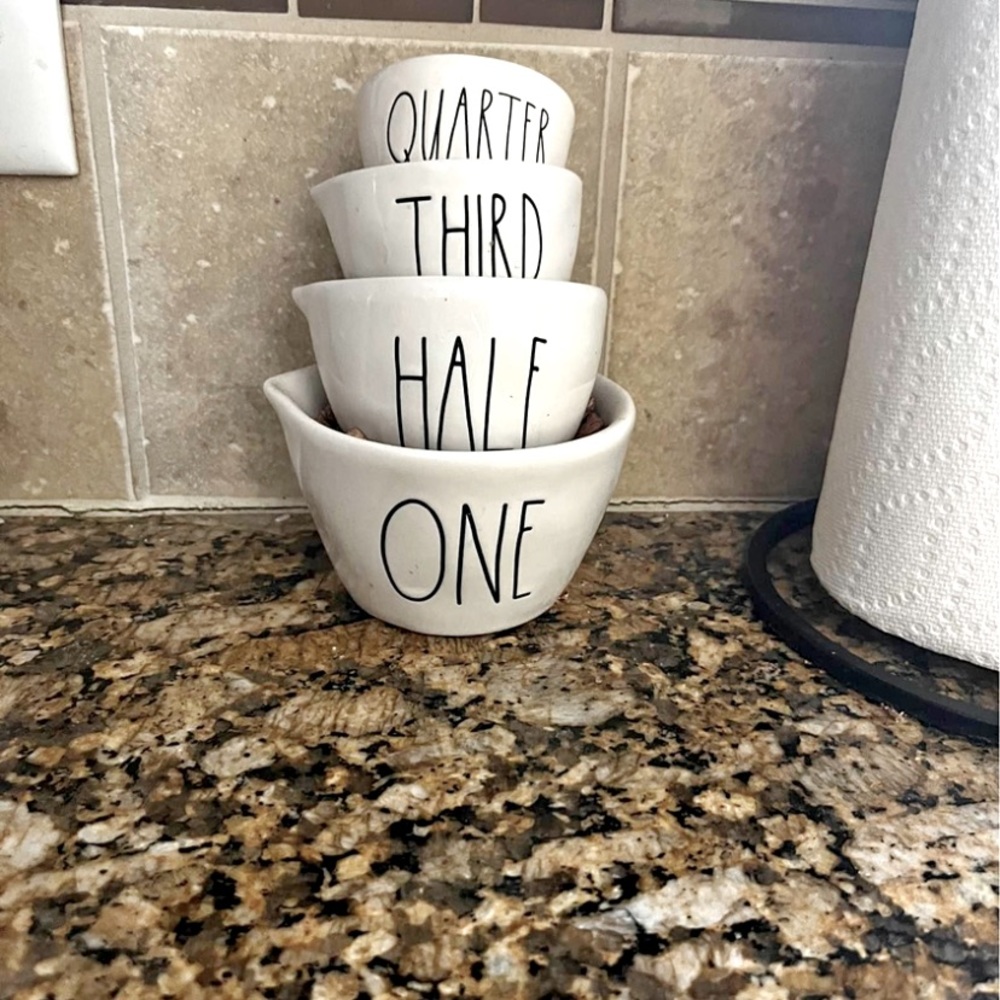 Rae Dunn white measuring cups! Only used for display.